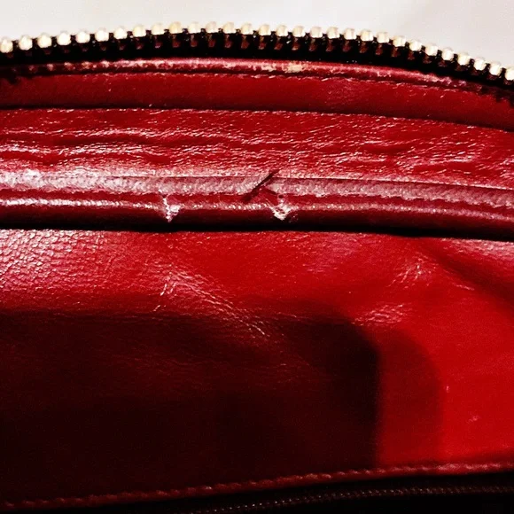 CHANEL Black Quilted Chain Shoulder Bag - Picture 7 of 8